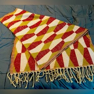 Scarf that had wool like texture